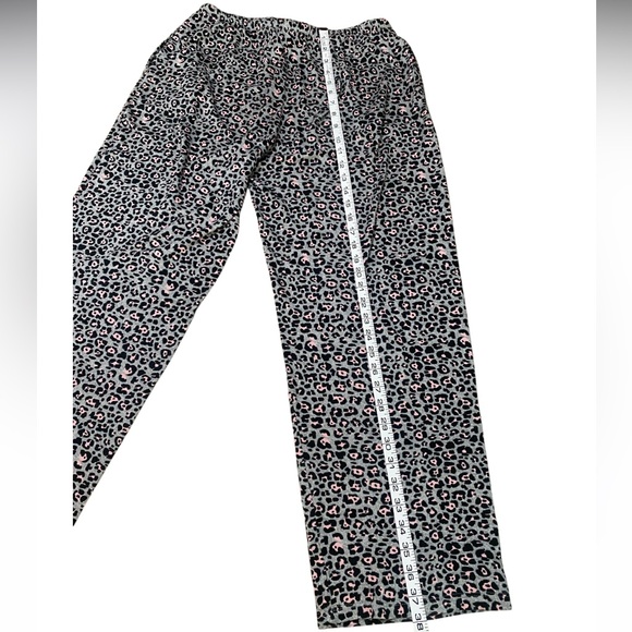 Cuddl Duds Soft Leopard Print Wide Leg Lounge/ Pajama Pants Size Medium - Picture 10 of 10